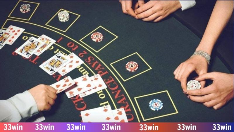 Luật chơi Blackjack đơn giản với các hành động thông minh